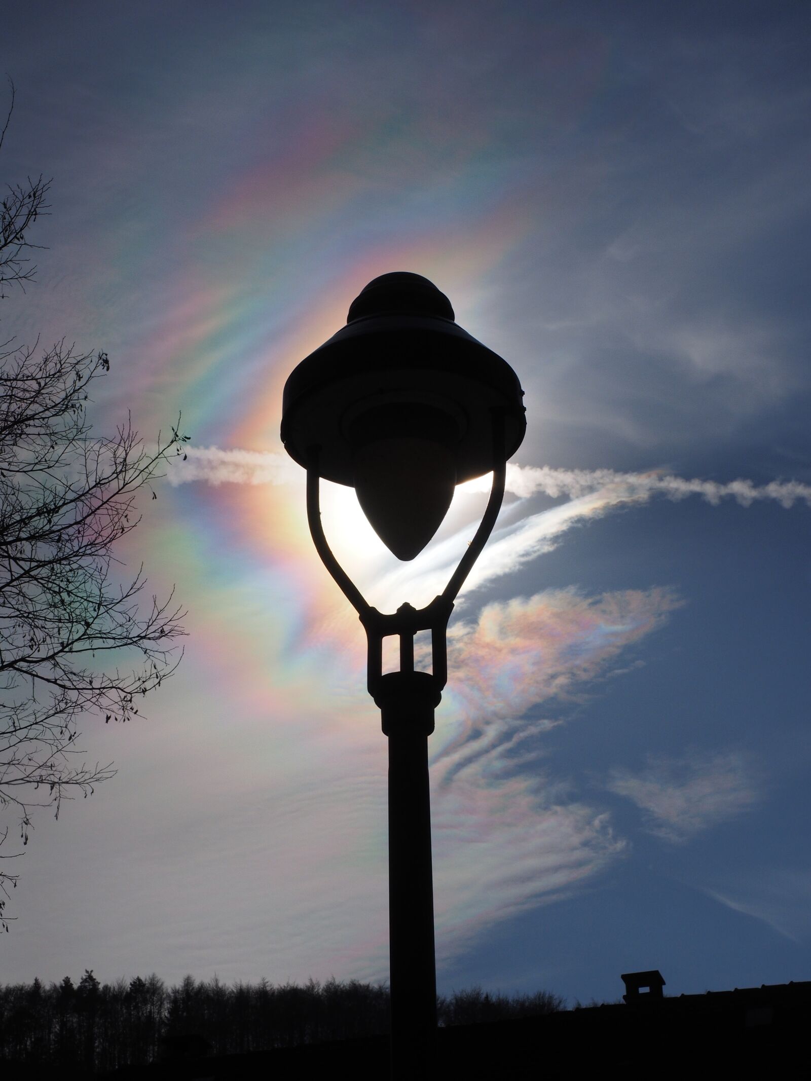 Olympus OM-D E-M1 + Olympus M.Zuiko Digital ED 12-40mm F2.8 Pro sample photo. Iridescent, cloud, iridescent cloud photography