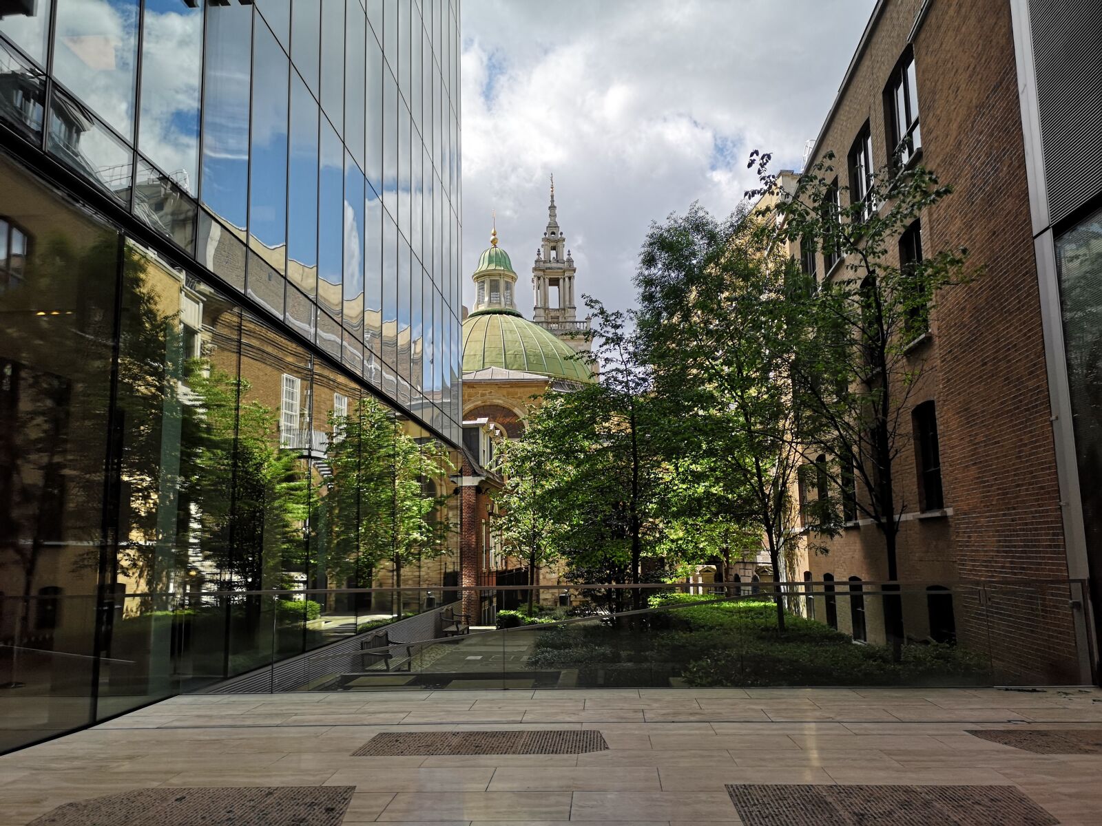 HUAWEI CLT-L09 sample photo. City, garden, glass photography