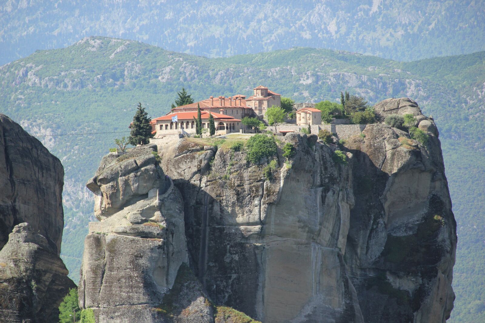 Canon EOS 550D (EOS Rebel T2i / EOS Kiss X4) sample photo. Greece, meteora monasteries, orthodox photography