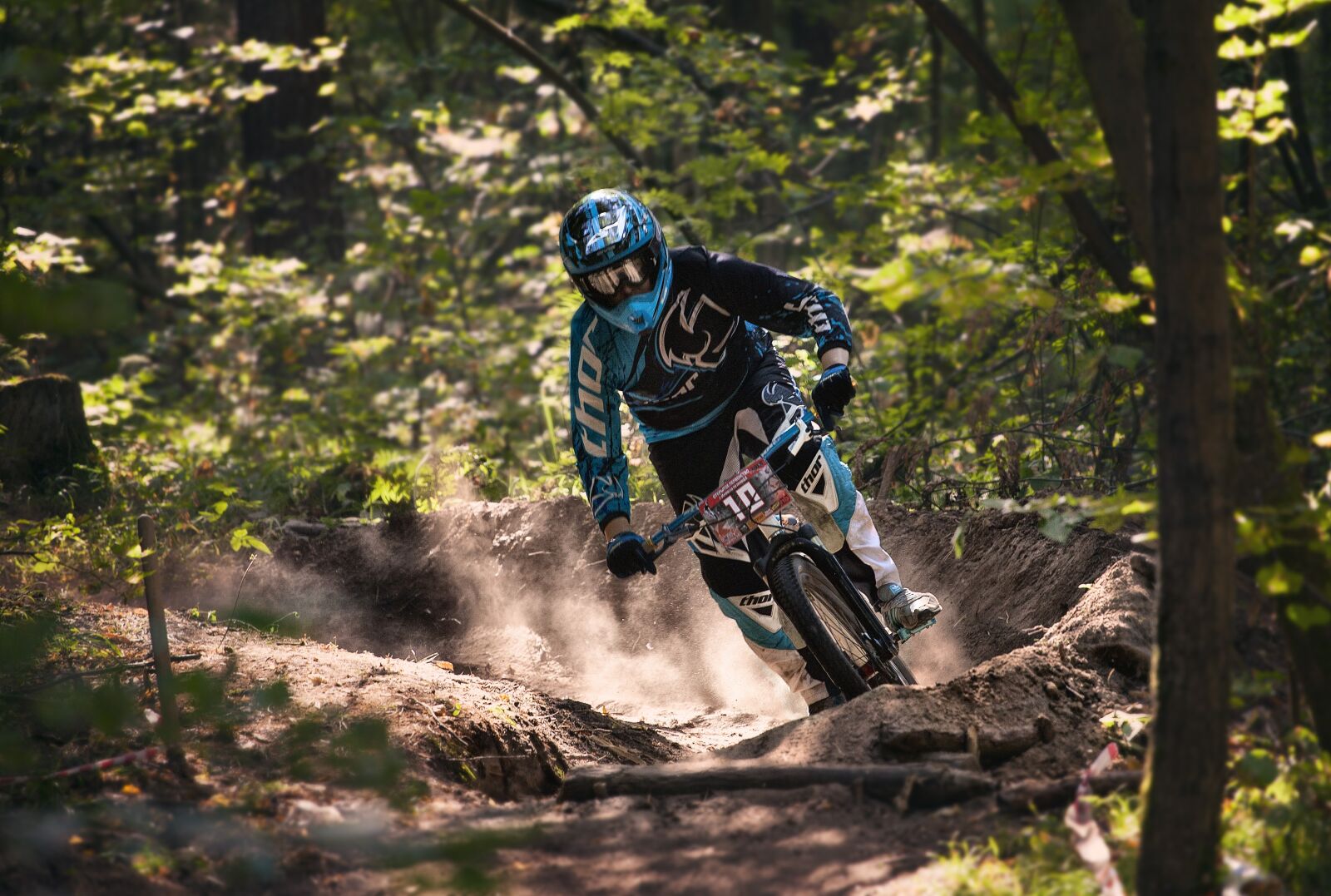Canon EF 70-200mm F4L USM sample photo. Sports, downhill, cycling photography