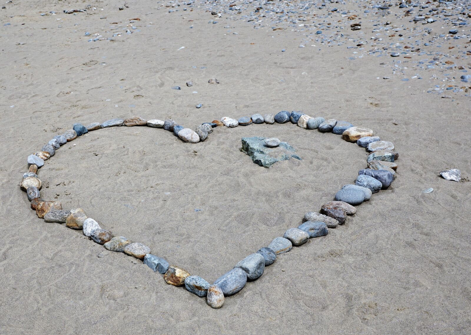 Sony ILCA-77M2 + Sony DT 16-50mm F2.8 SSM sample photo. Heart, stone, love photography