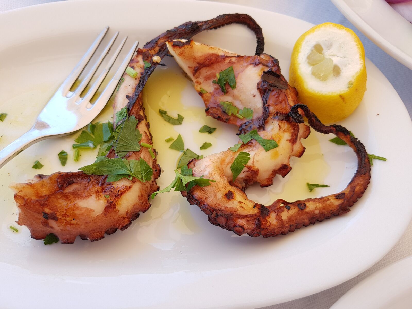 Samsung Galaxy S7 sample photo. Mediterranean, octopus, lemon photography