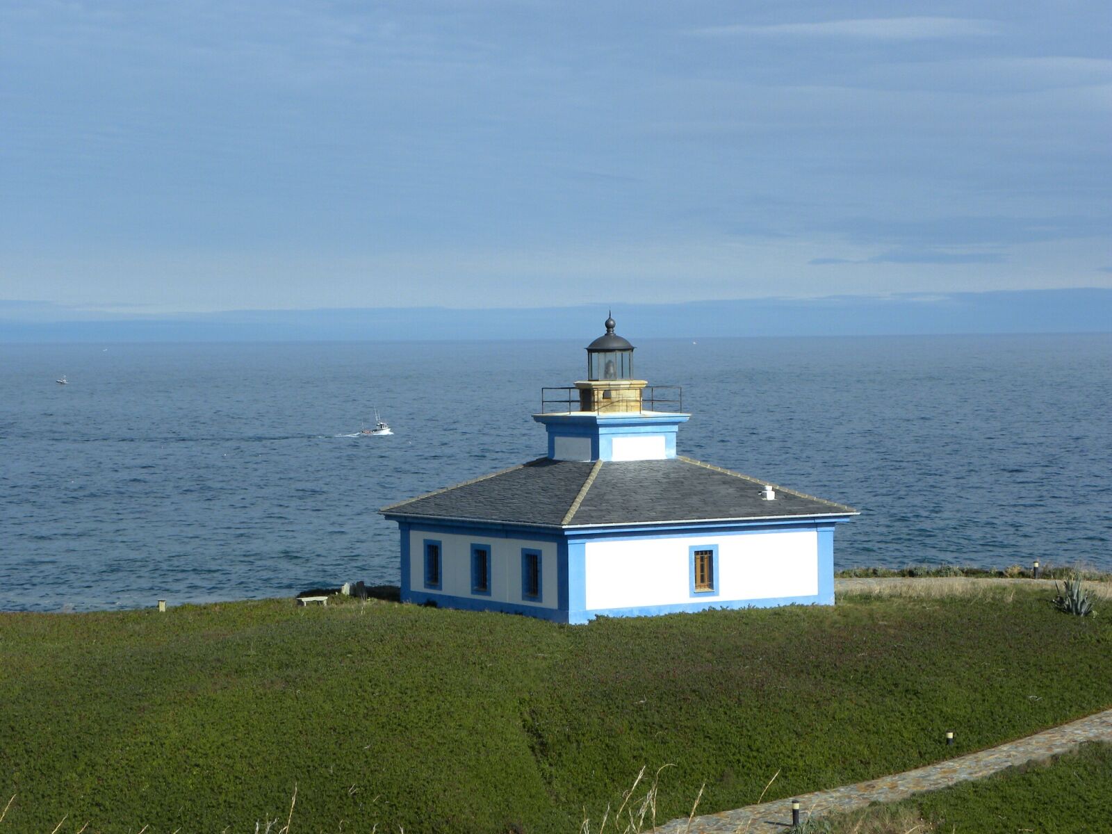 Nikon Coolpix P90 sample photo. Lighthouse, landscape, sea photography