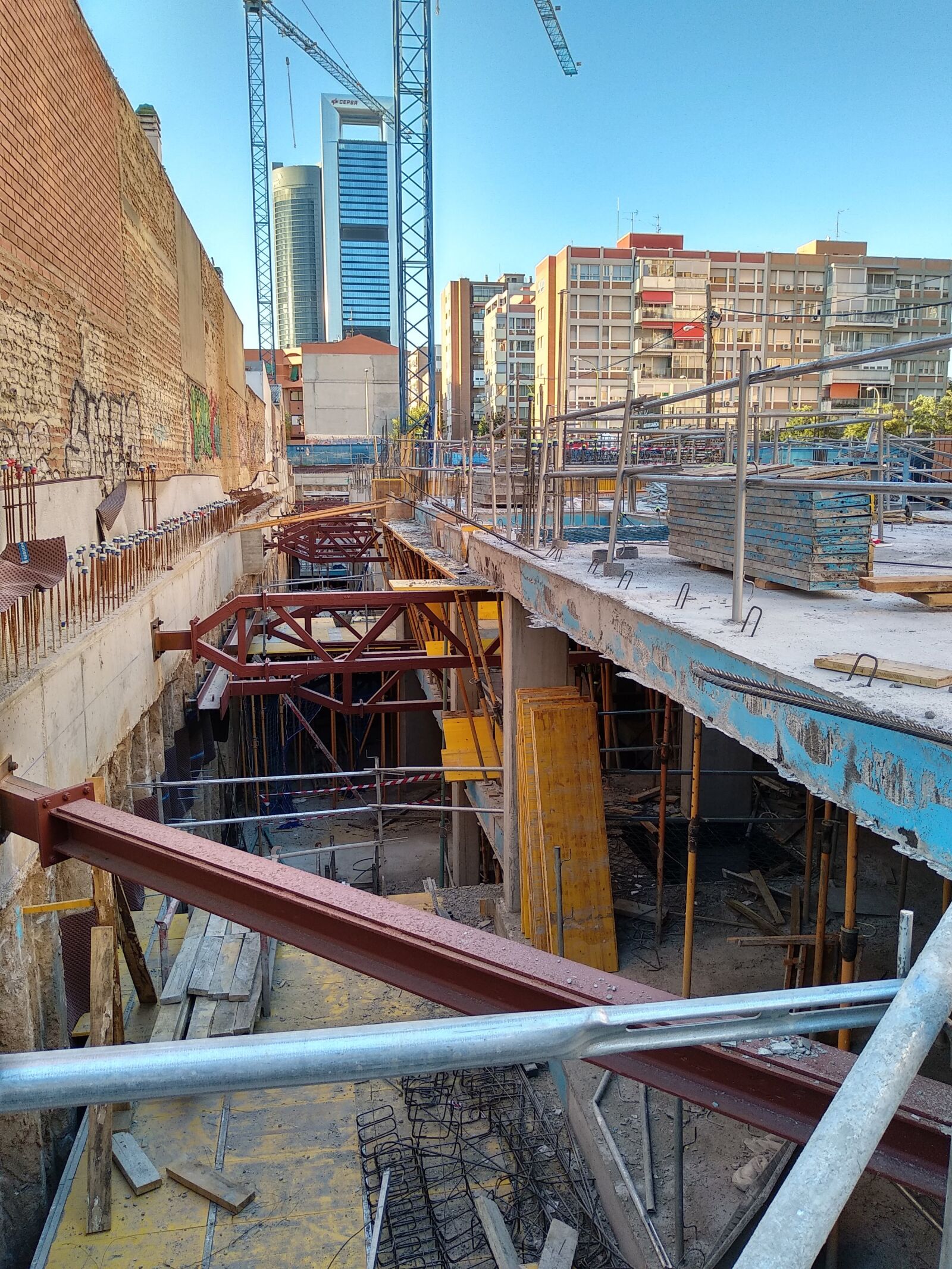 Xiaomi Mi A1 sample photo. Construction, building, architecture photography