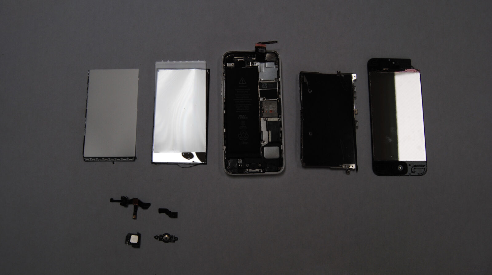 Nikon D3000 sample photo. Apart, broken, broken, phone photography
