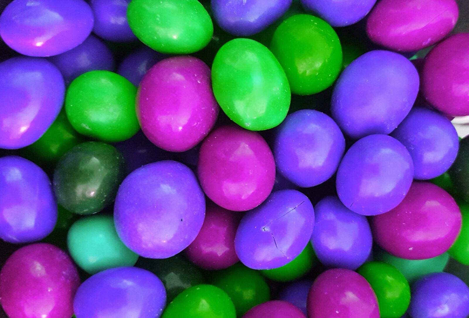Samsung Galaxy S7 Edge sample photo. Candy, easter, round out photography