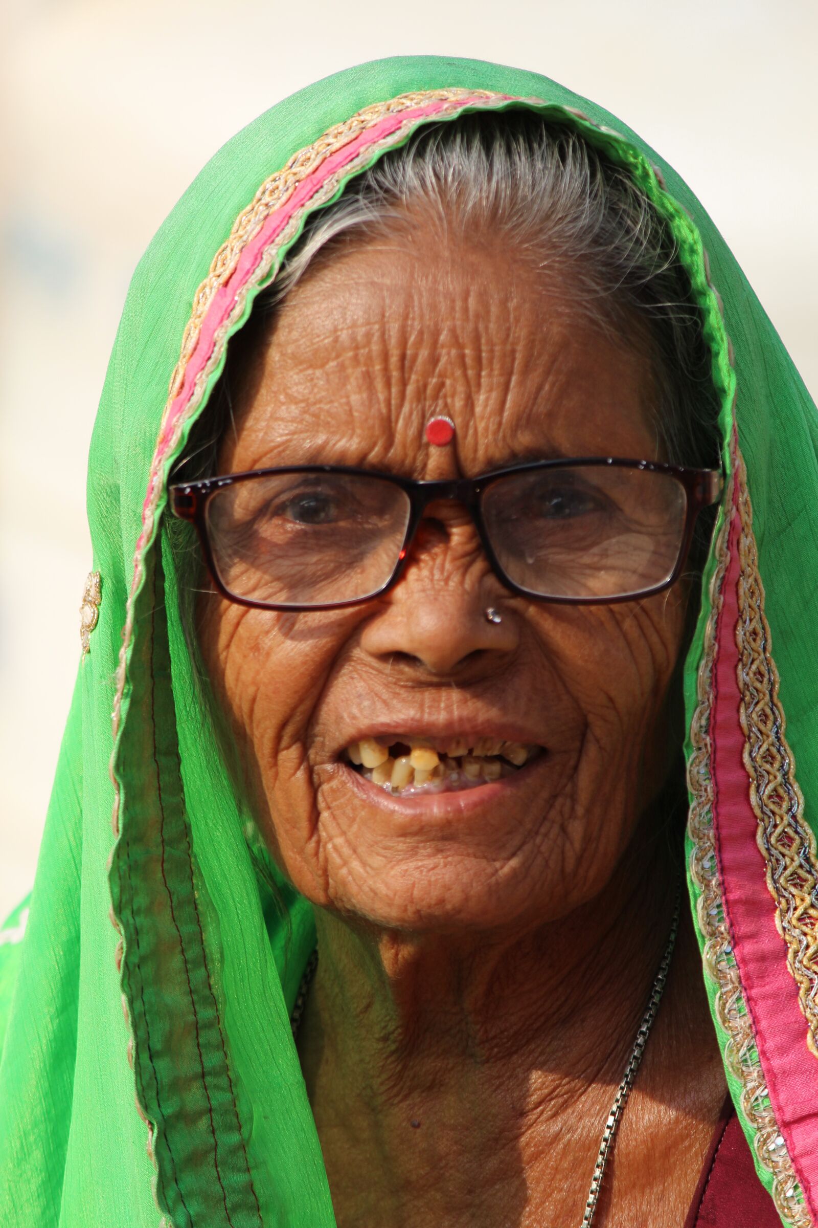 Canon EOS 700D (EOS Rebel T5i / EOS Kiss X7i) sample photo. Old women, old lady photography
