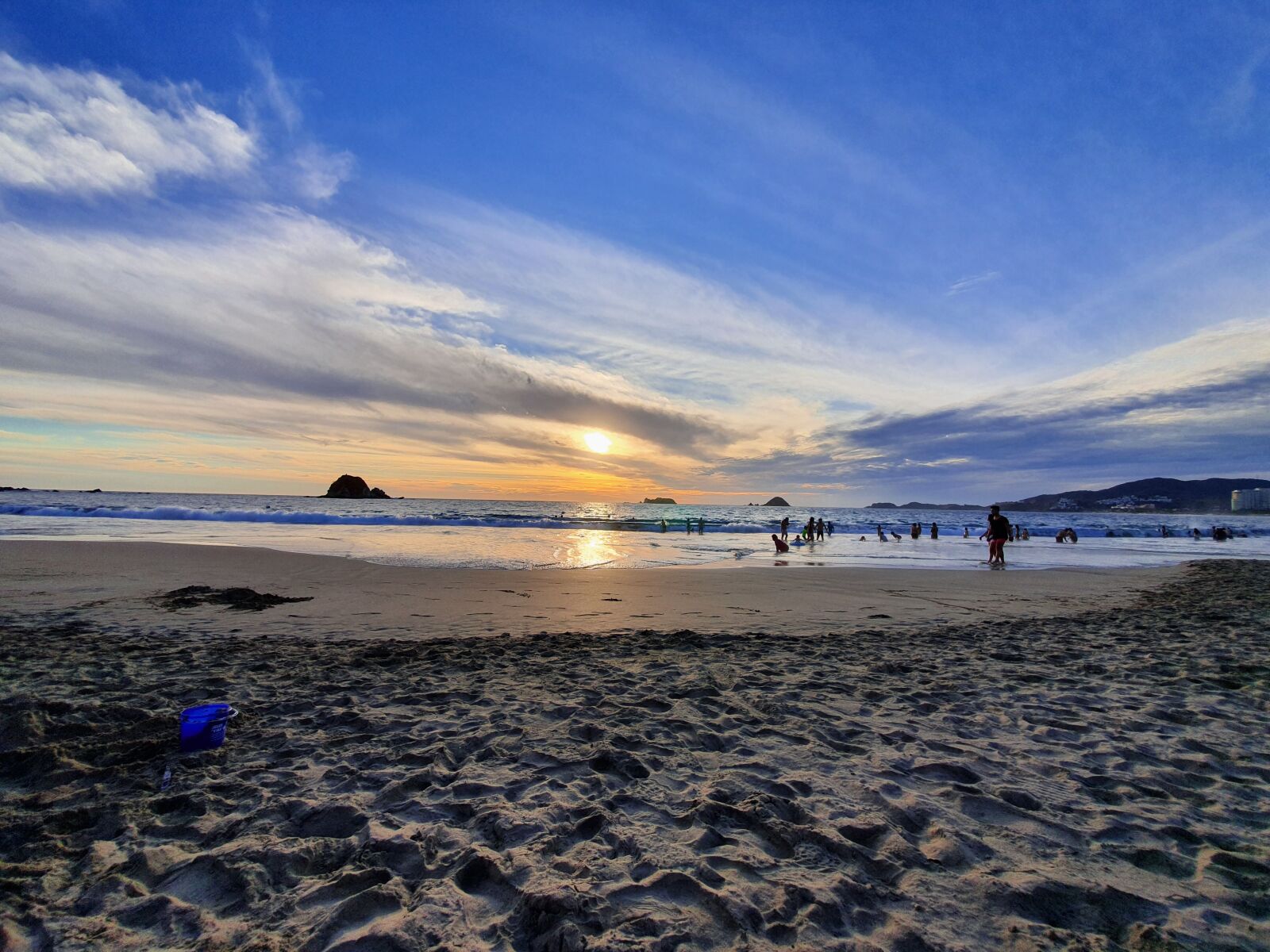 Samsung Galaxy S10+ sample photo. Beach, sun, horizon photography