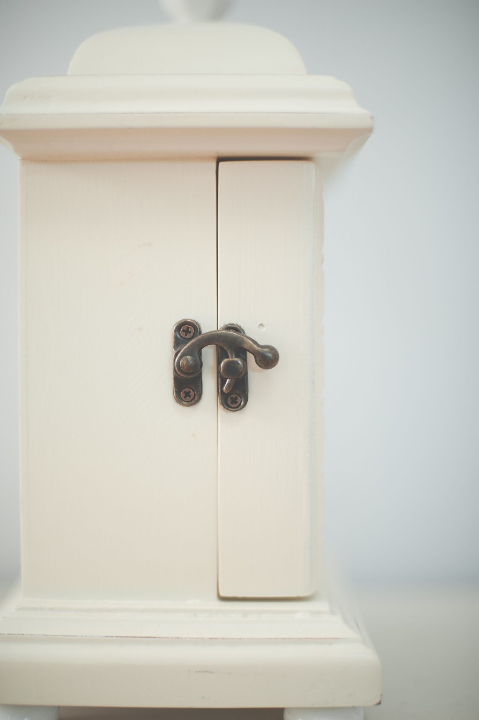 Nikon D700 sample photo. Clock, hinge, lock photography