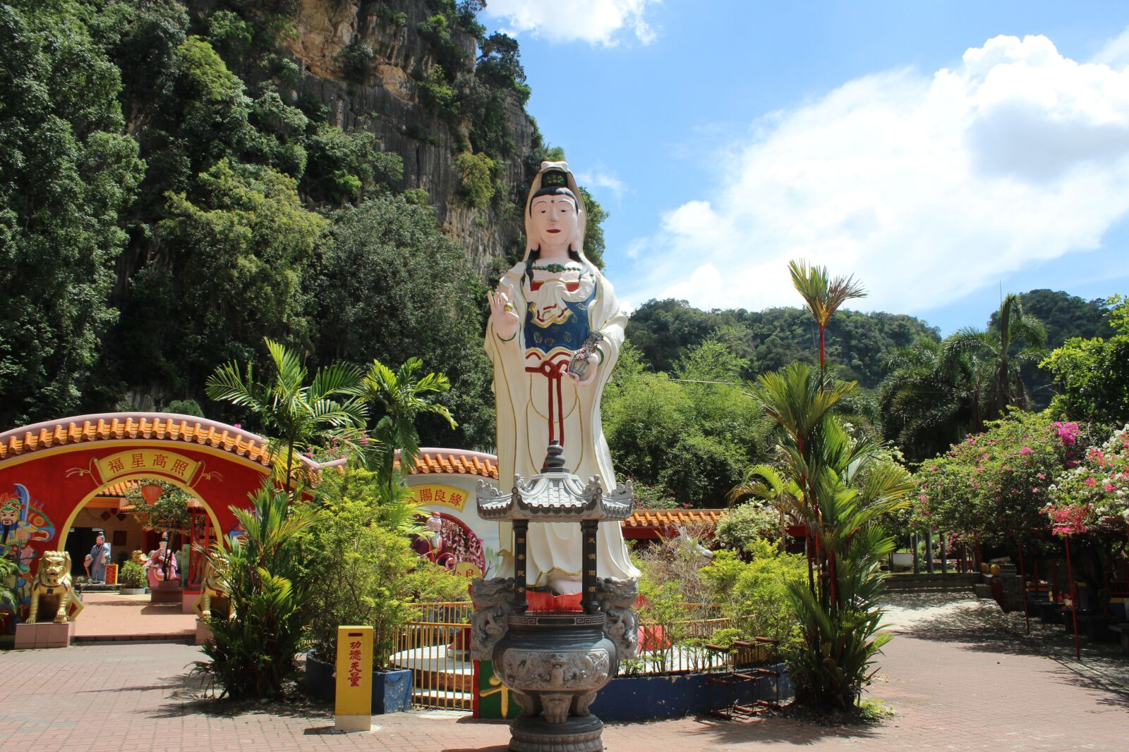 Canon EF-S 18-55mm F3.5-5.6 IS sample photo. Ling sen tong, ipoh photography