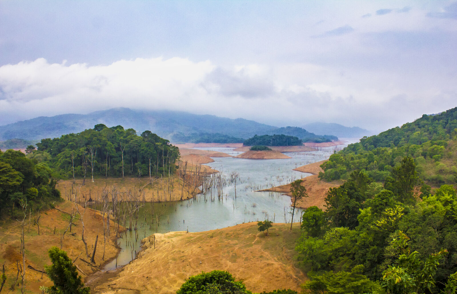 Canon EF-S 18-55mm F3.5-5.6 IS sample photo. Backwaters, cloudy, sky, dam photography