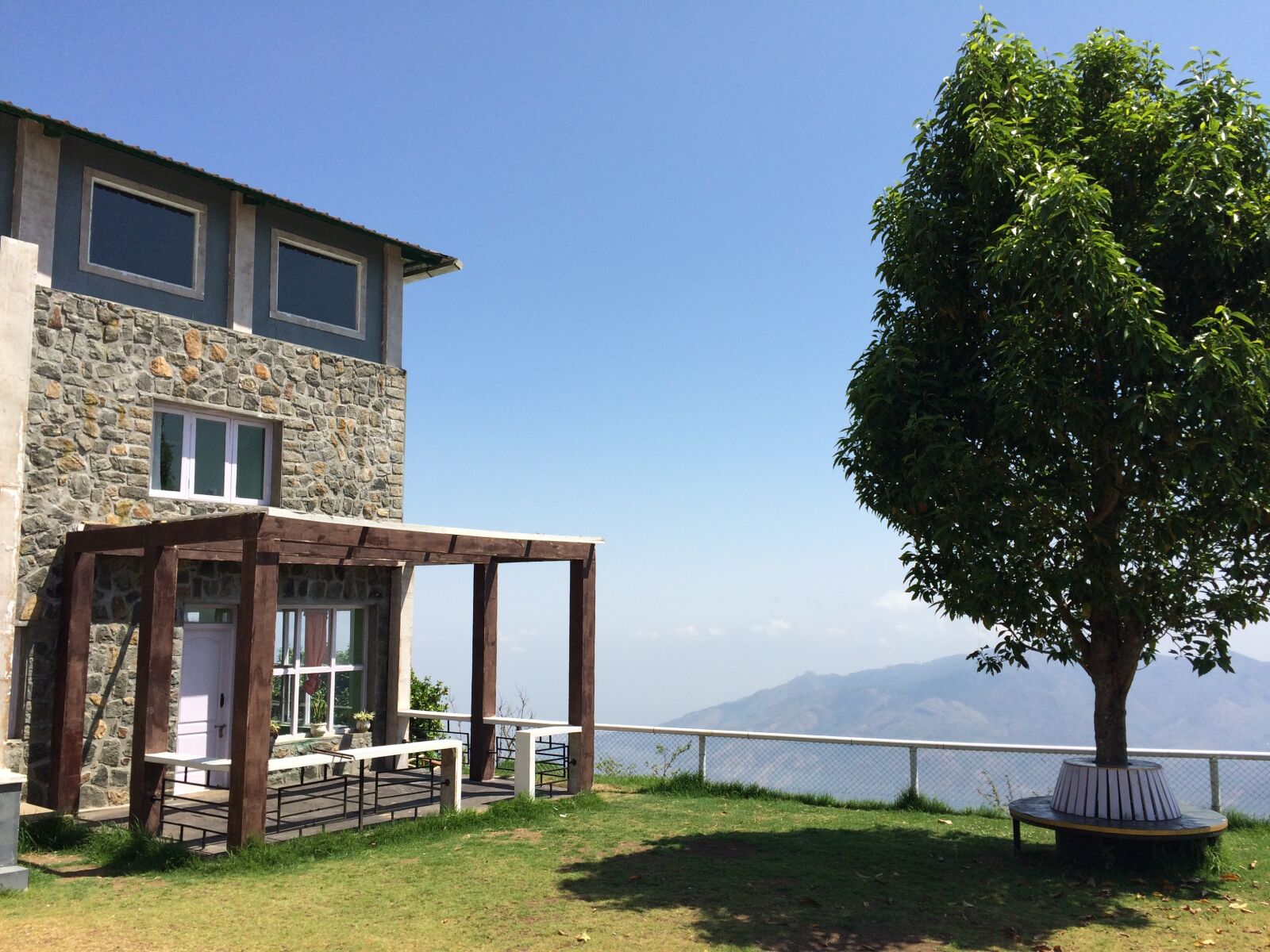 iPhone 5s back camera 4.15mm f/2.2 sample photo. Kodai kanal, landscape, trees photography