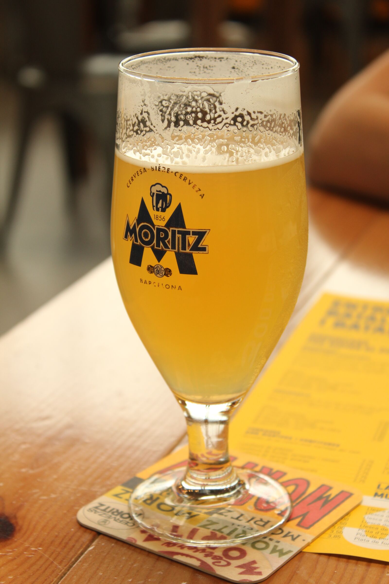 Canon EOS 550D (EOS Rebel T2i / EOS Kiss X4) sample photo. Moritz, beer, cane photography
