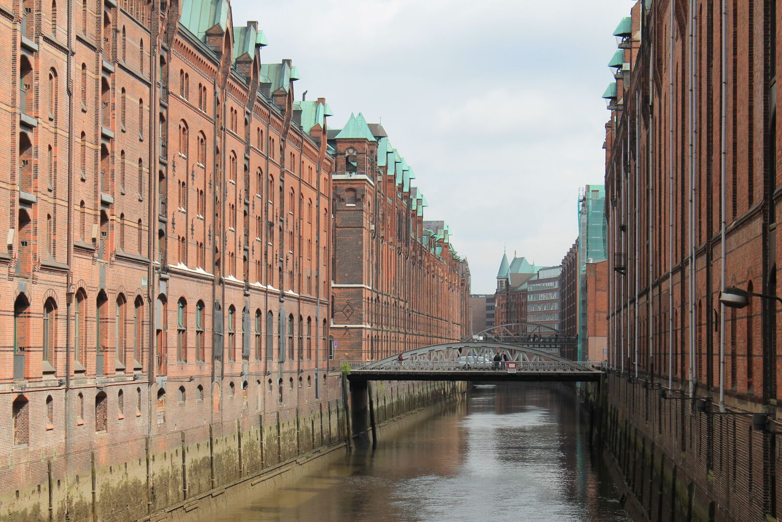 Canon EOS 1100D (EOS Rebel T3 / EOS Kiss X50) sample photo. Hamburg, speicherstadt, water photography