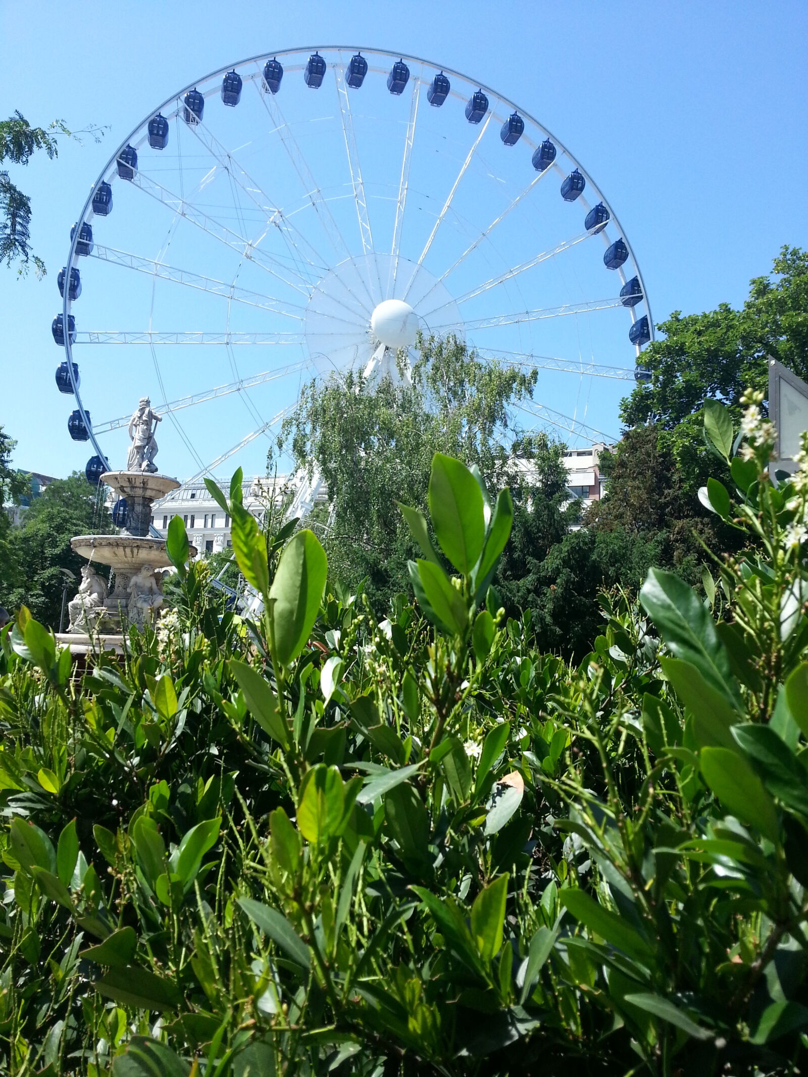 Samsung Galaxy S3 sample photo. Big, wheel, budapest, city photography