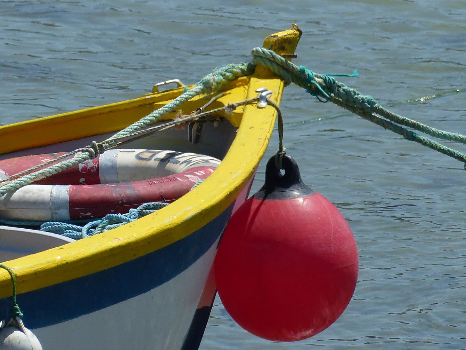 Panasonic Lumix DMC-FZ200 sample photo. Boat, buoy, mooring photography