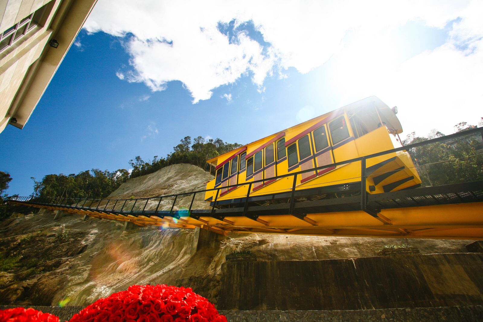 Canon EOS 5D sample photo. Train, ba na hill photography