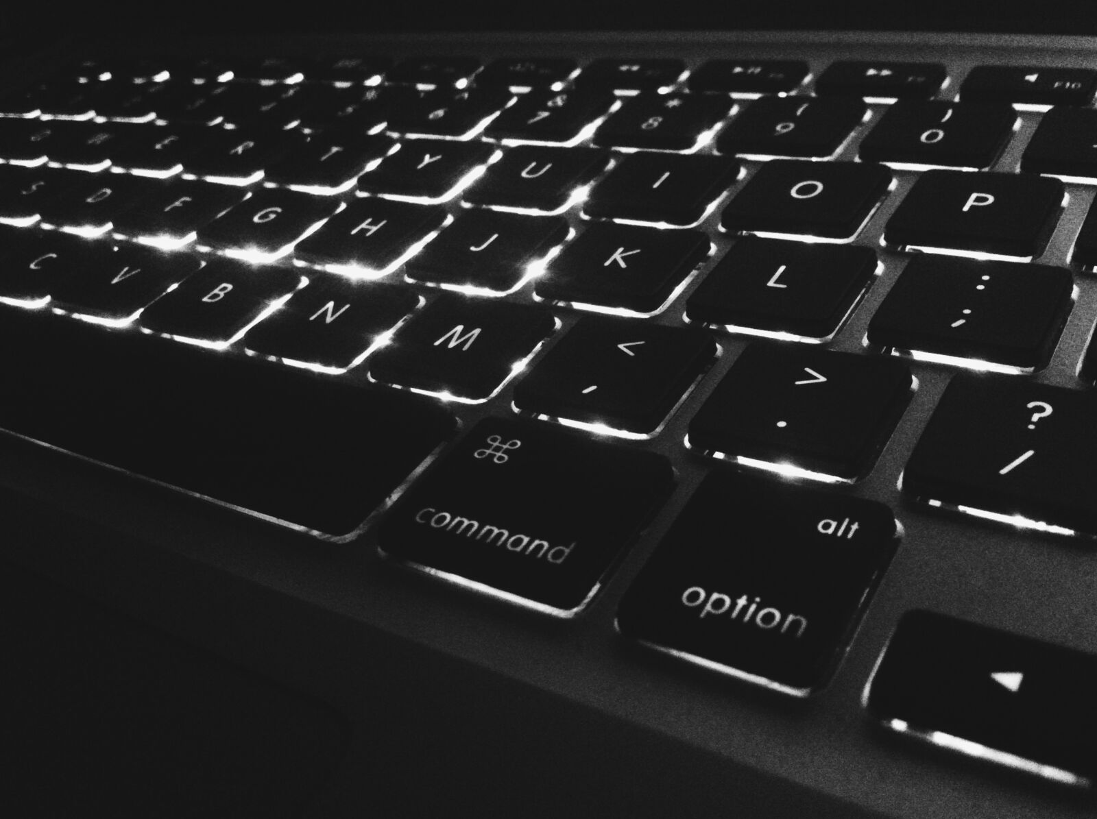 iPhone 4 back camera 3.85mm f/2.8 sample photo. Bored, keyboard, lights, macbook photography