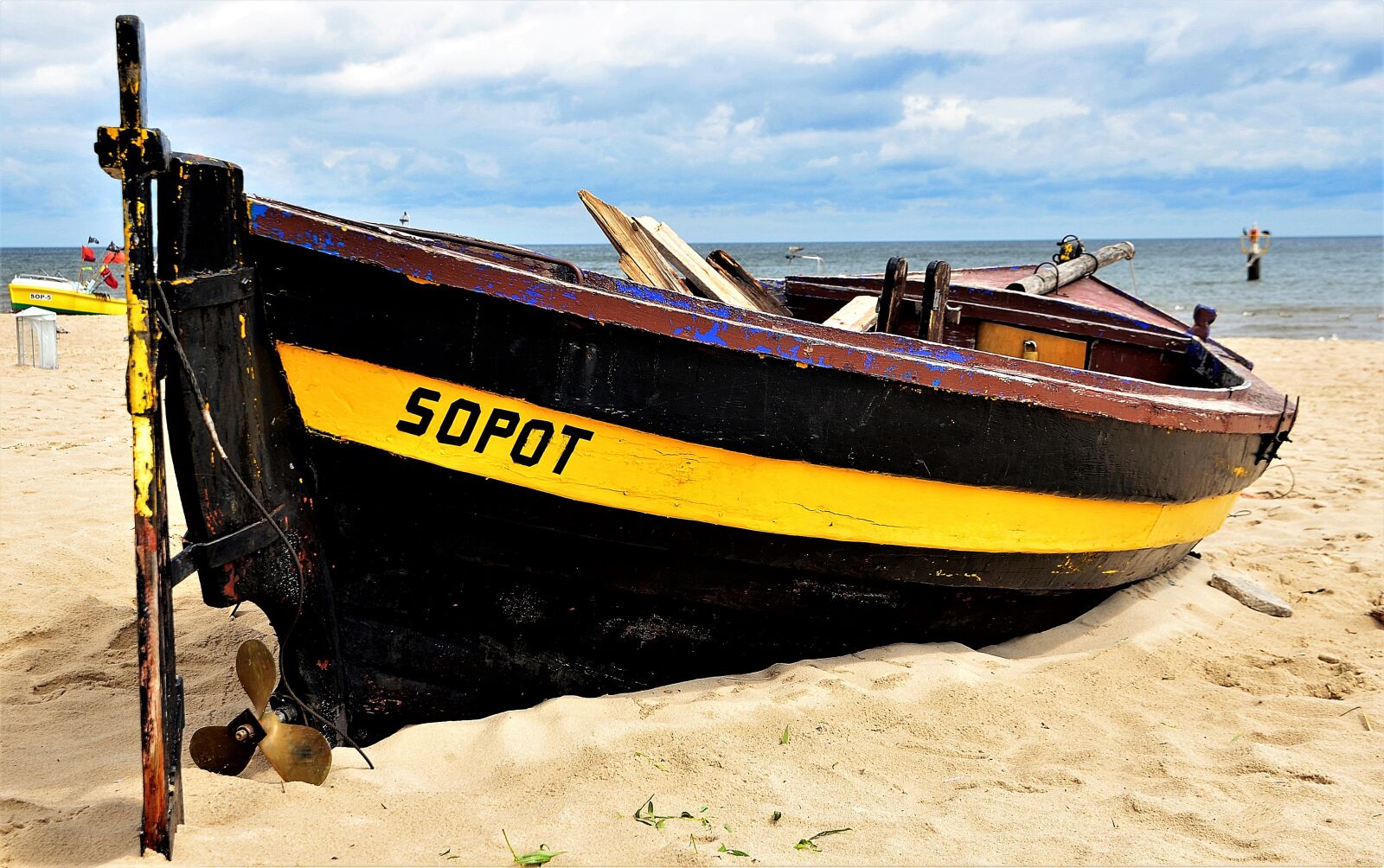 Nikon D5100 sample photo. Boat, fishing, beach photography