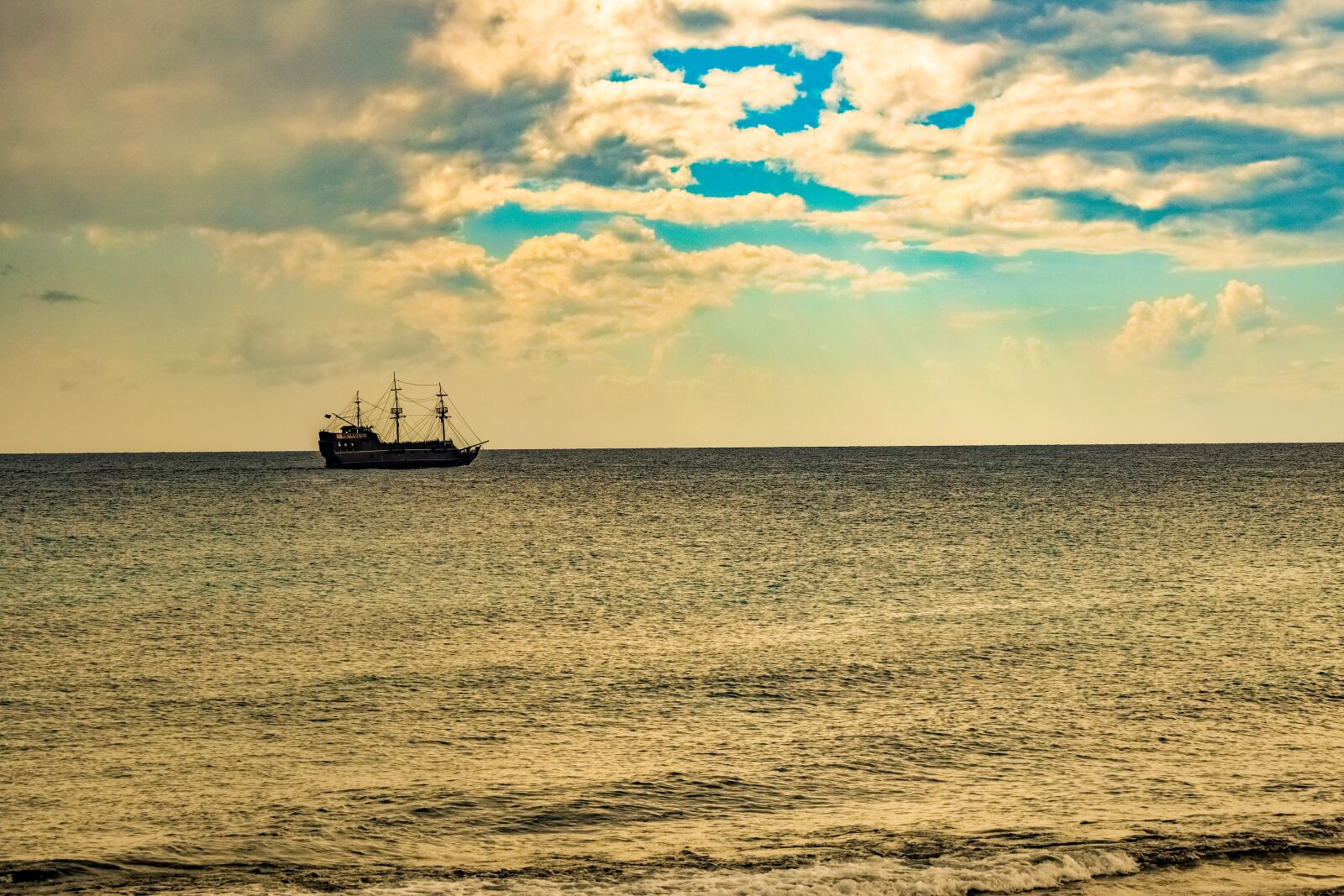 Nikon D3300 sample photo. Sea, sky, clouds photography