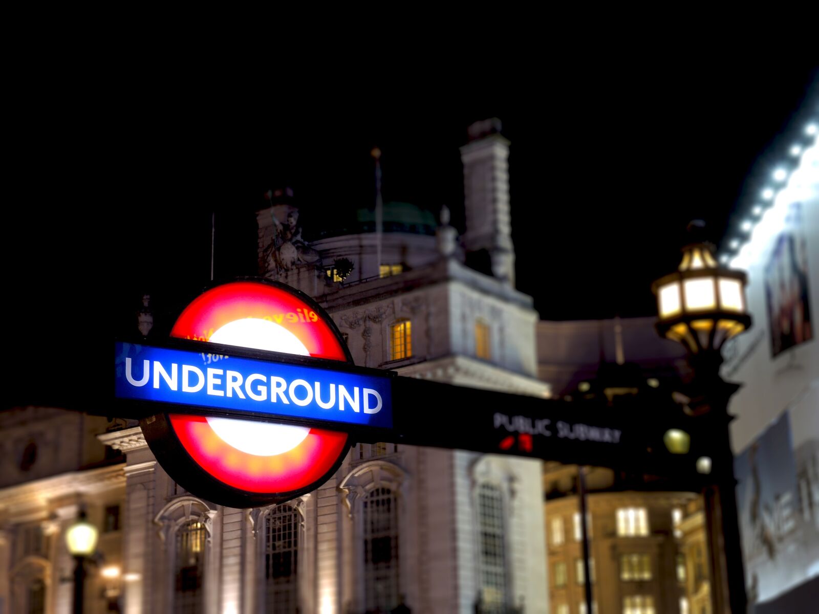 Nikon Coolpix P7800 sample photo. London, underground, city photography