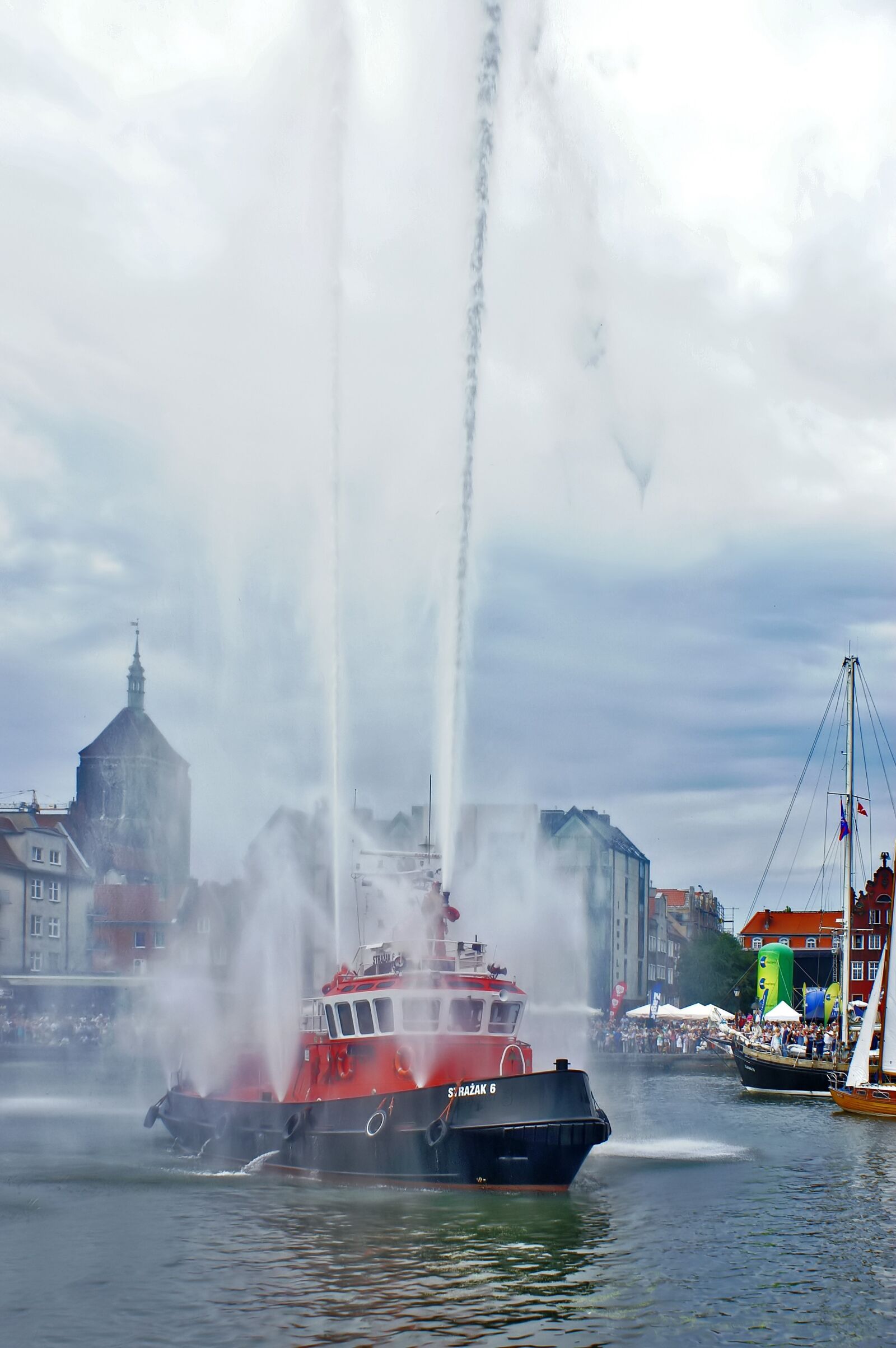 Sony Alpha DSLR-A100 sample photo. Fire department, boat, gda photography