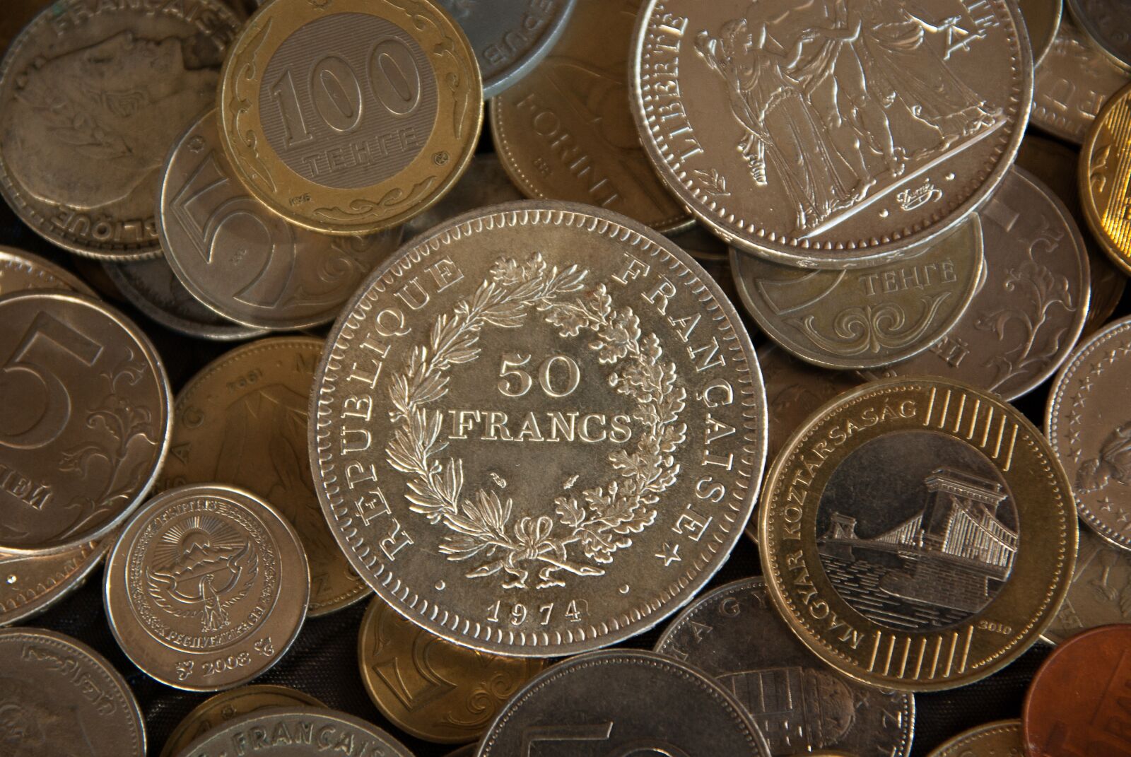 Pentax K10D sample photo. Money, parts, currency photography