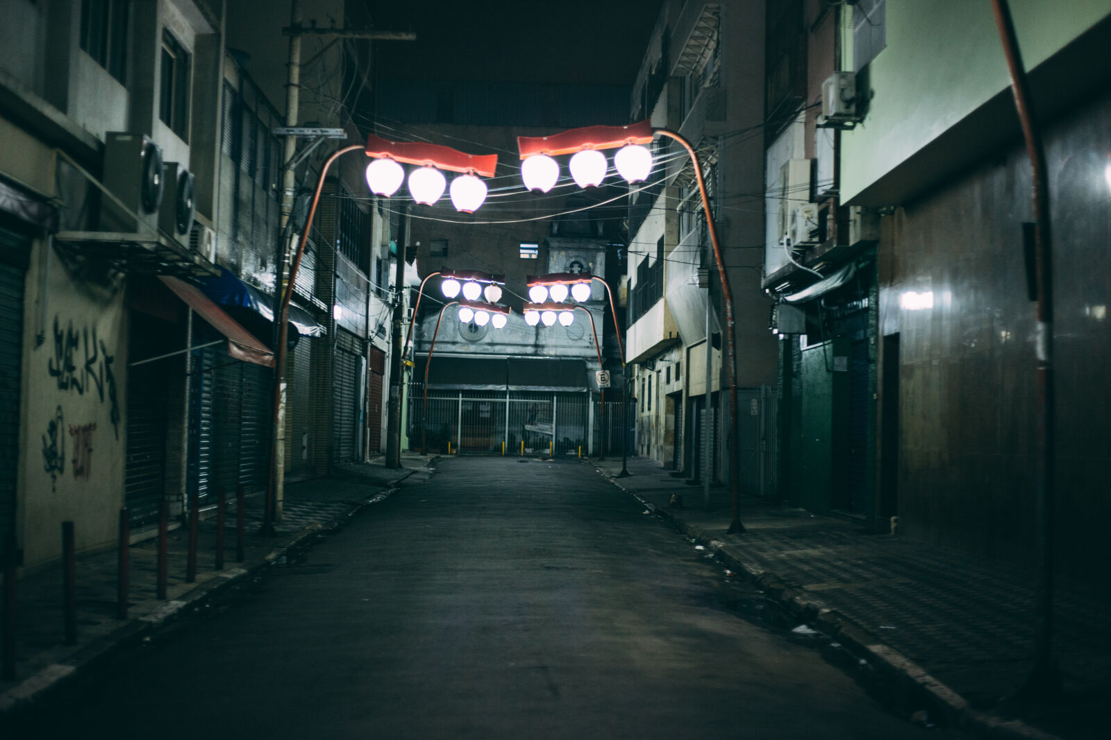 Canon EOS 6D + Canon EF 50mm F1.8 II sample photo. Street, urban, japan, brasil photography