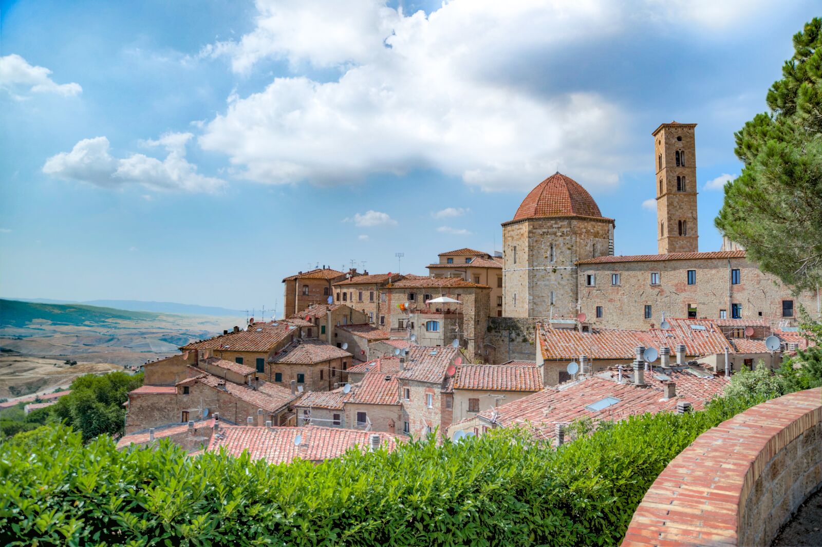 Nikon D610 sample photo. Volterra, city, medieval photography