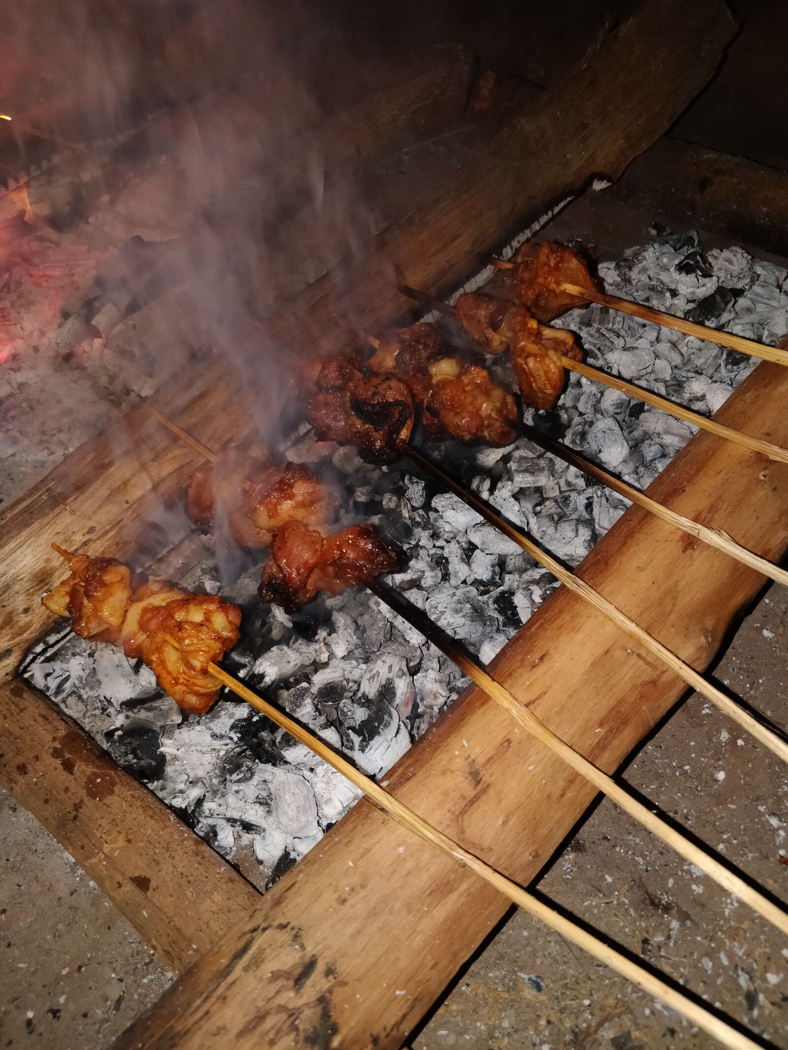 OnePlus 5T sample photo. Food, chicken, camping photography