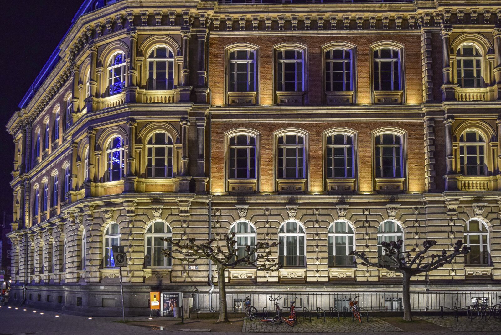 Nikon D3300 sample photo. Architecture, evening, city photography