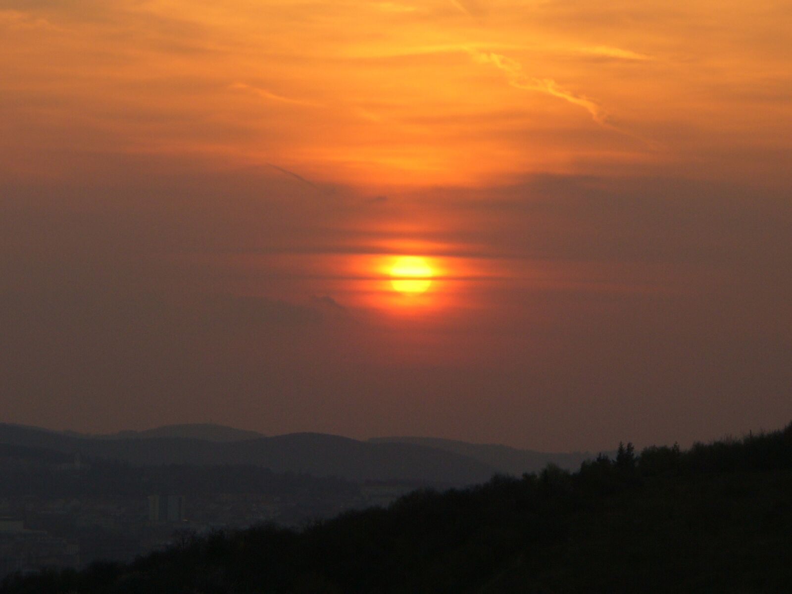 Panasonic DMC-LZ2 sample photo. Sunset, sun, evening photography