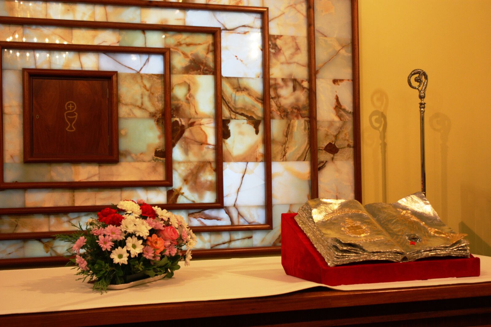 Canon EOS 450D (EOS Rebel XSi / EOS Kiss X2) sample photo. John paul ii, relic photography