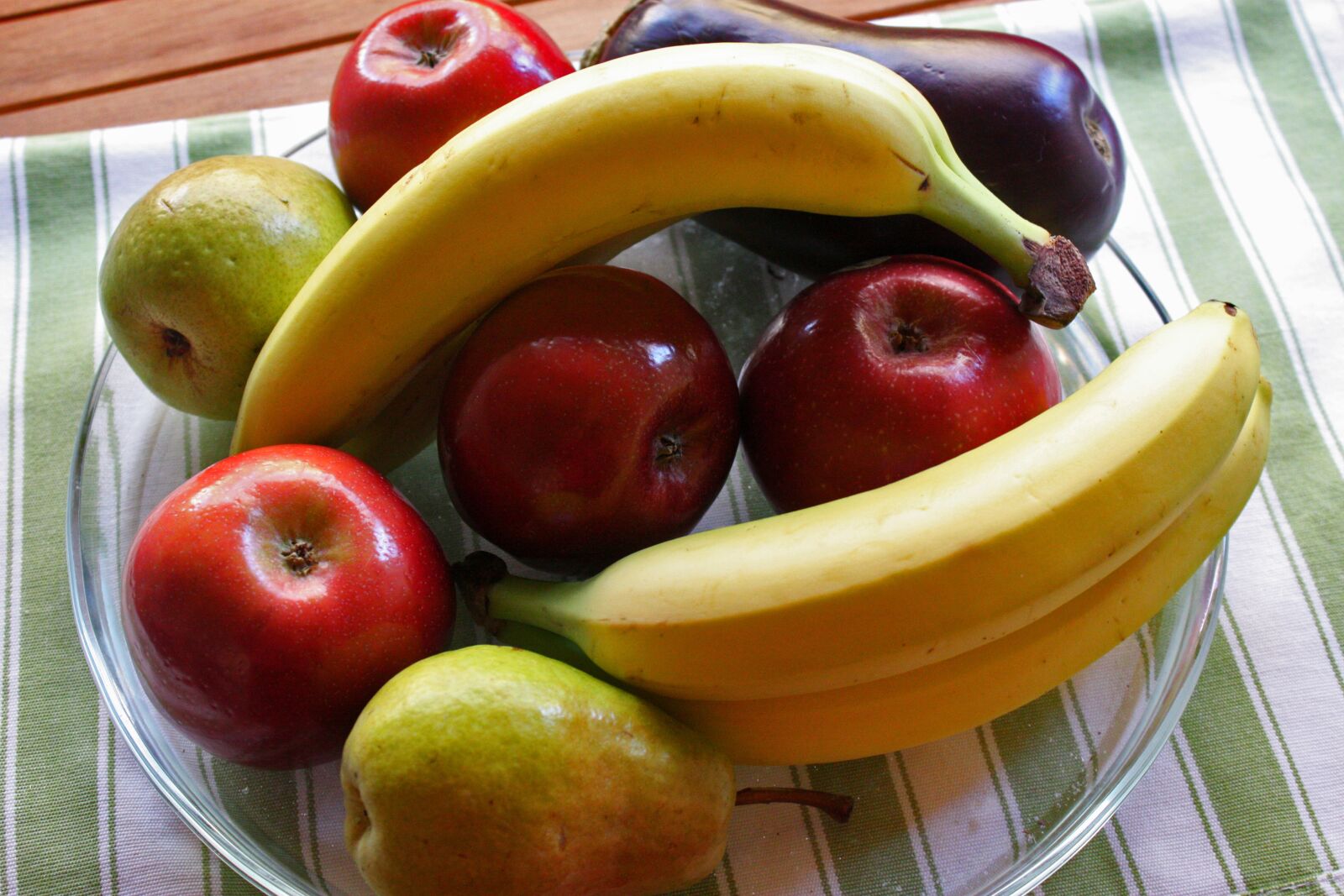 Canon EOS 450D (EOS Rebel XSi / EOS Kiss X2) sample photo. Bananas, apples, pears photography