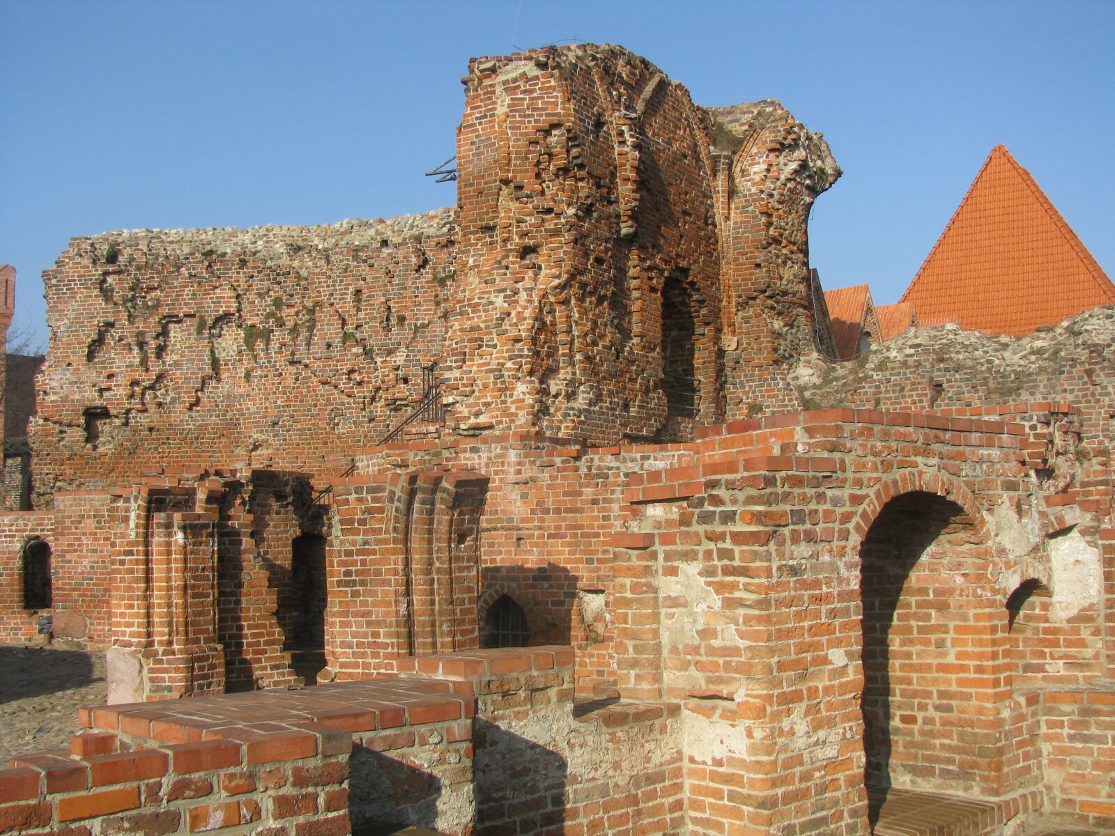 Canon POWERSHOT SX100 IS sample photo. The ruins of the photography