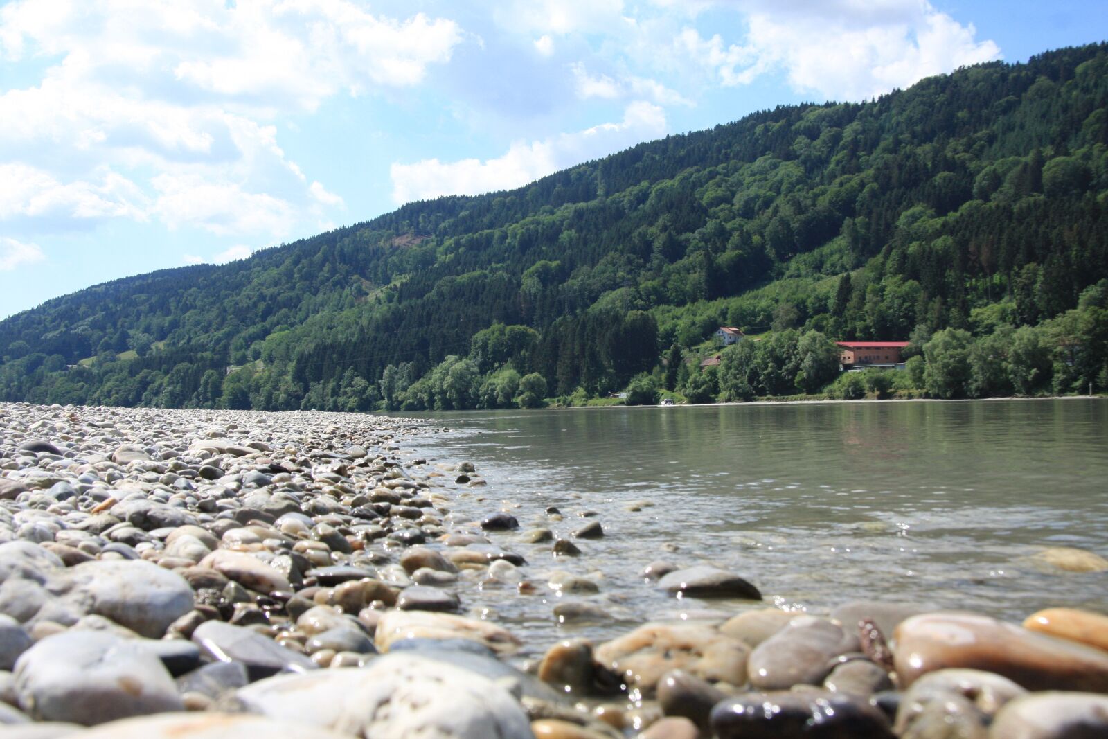 Canon EOS 40D sample photo. Stones, water, beach photography