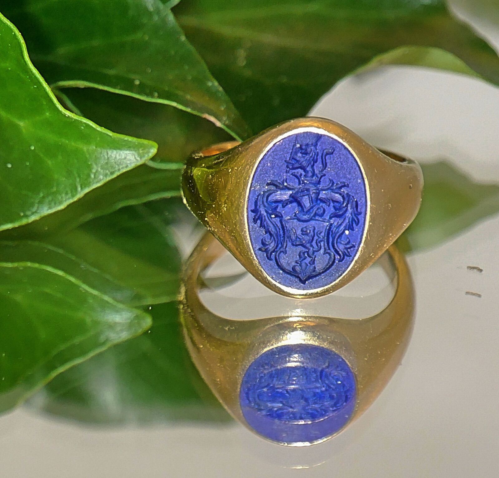 Panasonic Lumix DMC-G6 sample photo. Signet ring, coat of photography