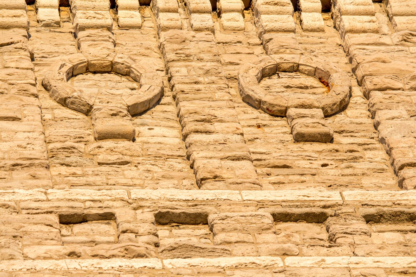 Canon EOS 700D (EOS Rebel T5i / EOS Kiss X7i) sample photo. Old, stone, desktop photography