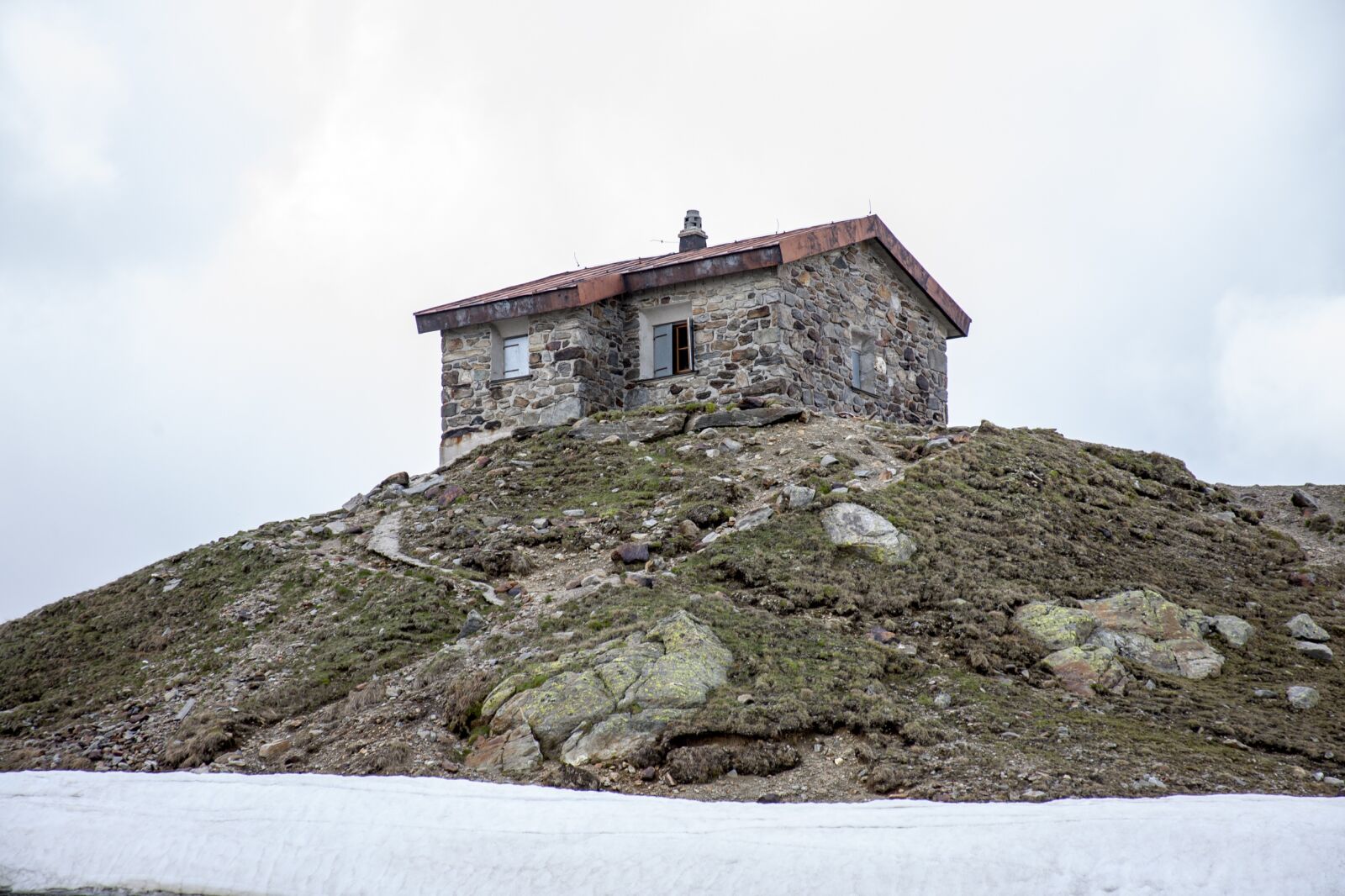 Canon EOS 5D + Canon EF 28-135mm F3.5-5.6 IS USM sample photo. Alpine, hut, mountain hut photography
