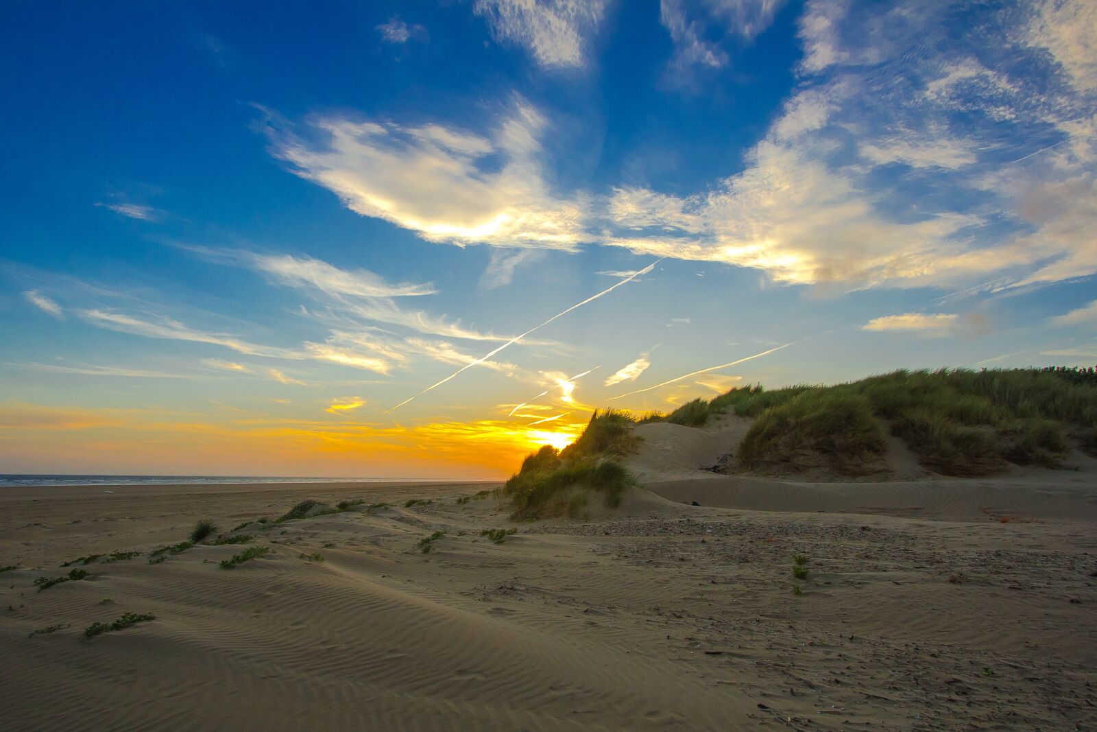 Canon EF-S 10-22mm F3.5-4.5 USM sample photo. Sunset, ocean, sand photography