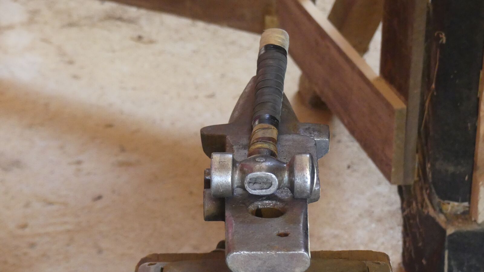 Panasonic Lumix DMC-FZ300 sample photo. Forging, smith, iron photography