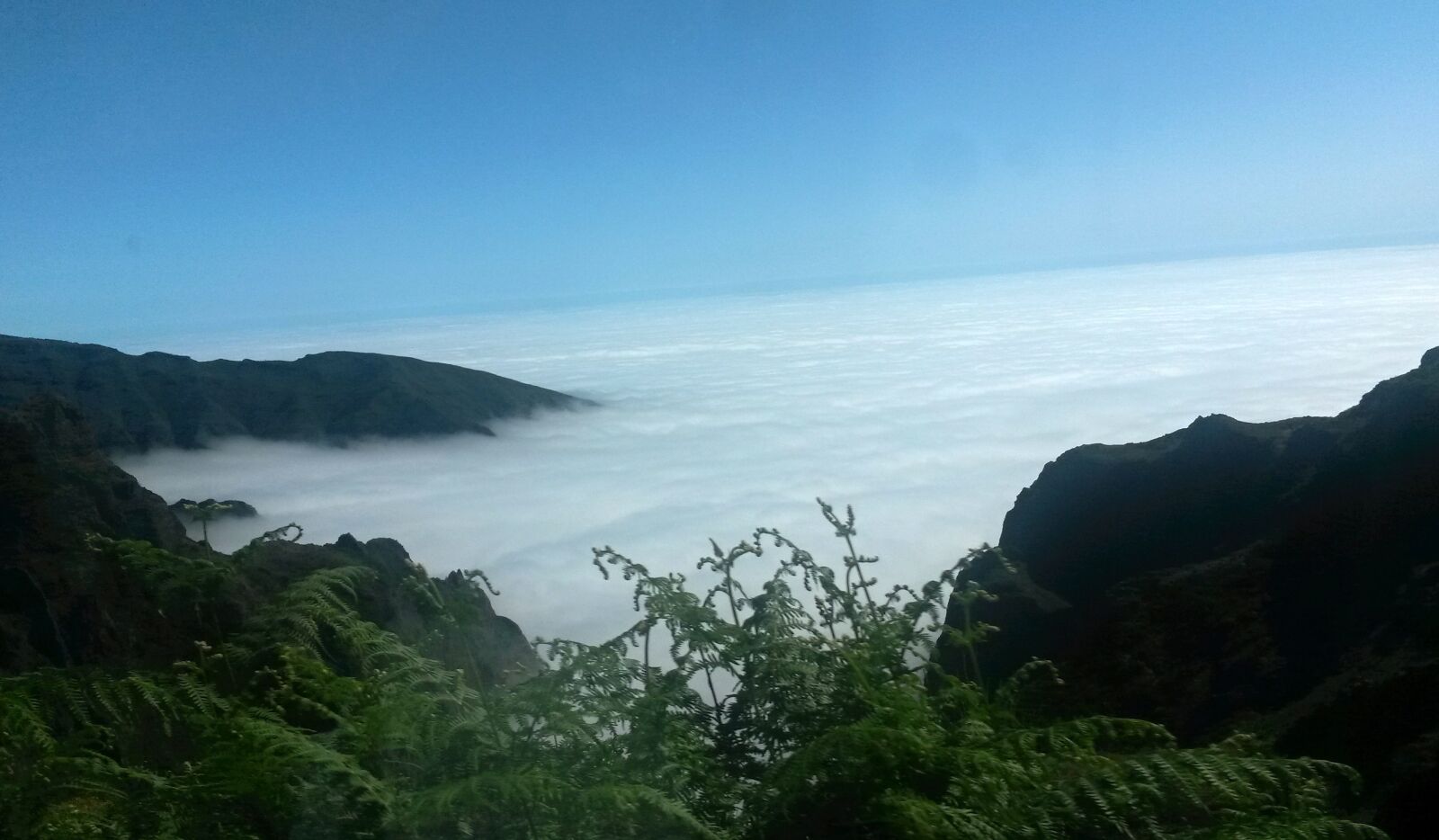 Samsung Galaxy S4 Mini sample photo. Above the clouds, mountains photography