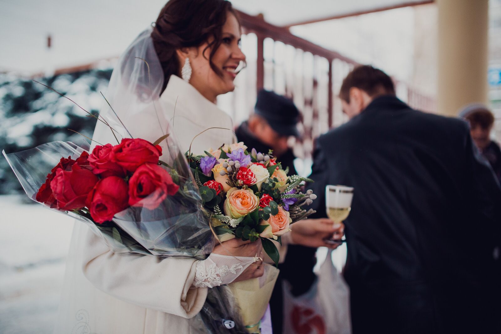 Canon EOS 5D Mark III sample photo. Wedding, bride, flowers photography