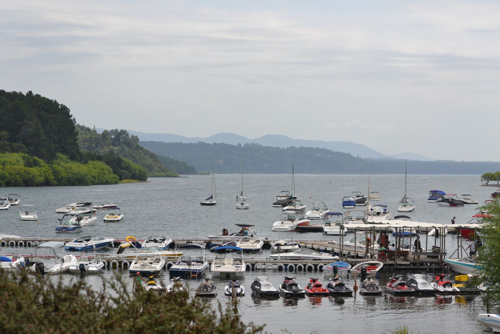Nikon D3100 sample photo. Lake, boats, floating photography