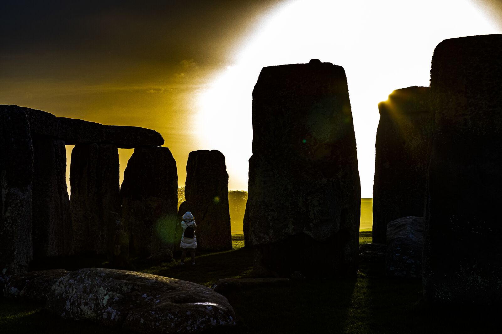 Canon EOS 5D Mark IV sample photo. Sunrise, bright, silhouette photography