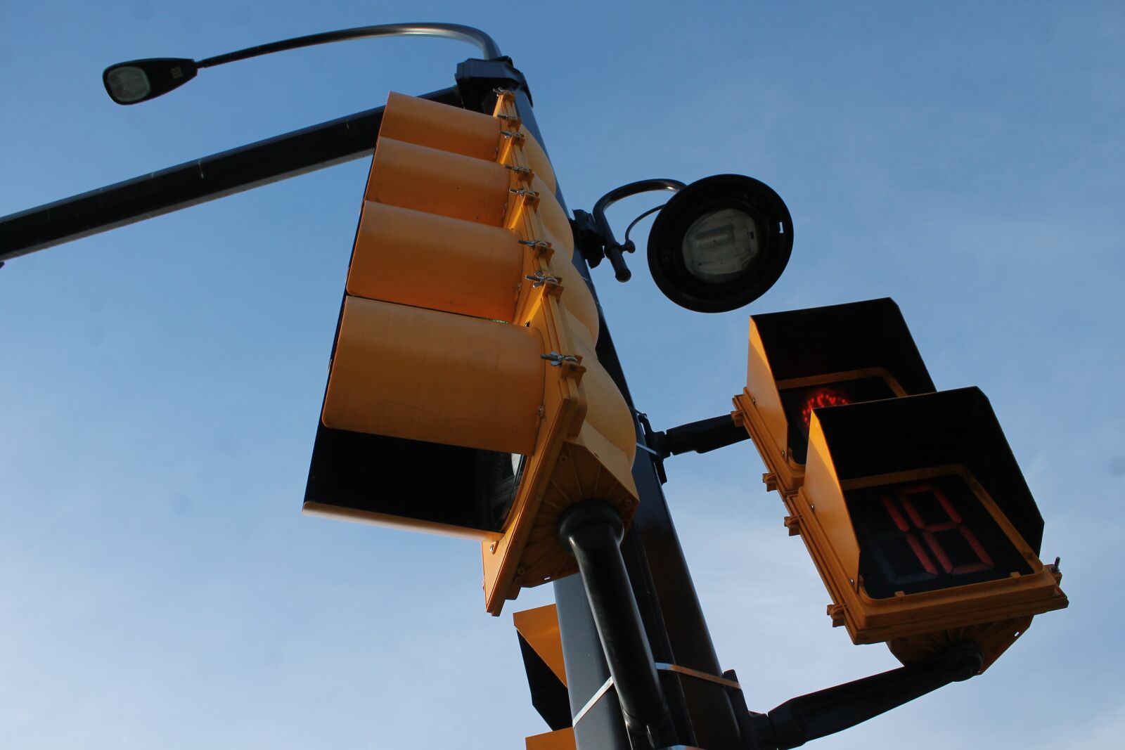 Canon EOS 1100D (EOS Rebel T3 / EOS Kiss X50) sample photo. Traffic lights, road sign photography