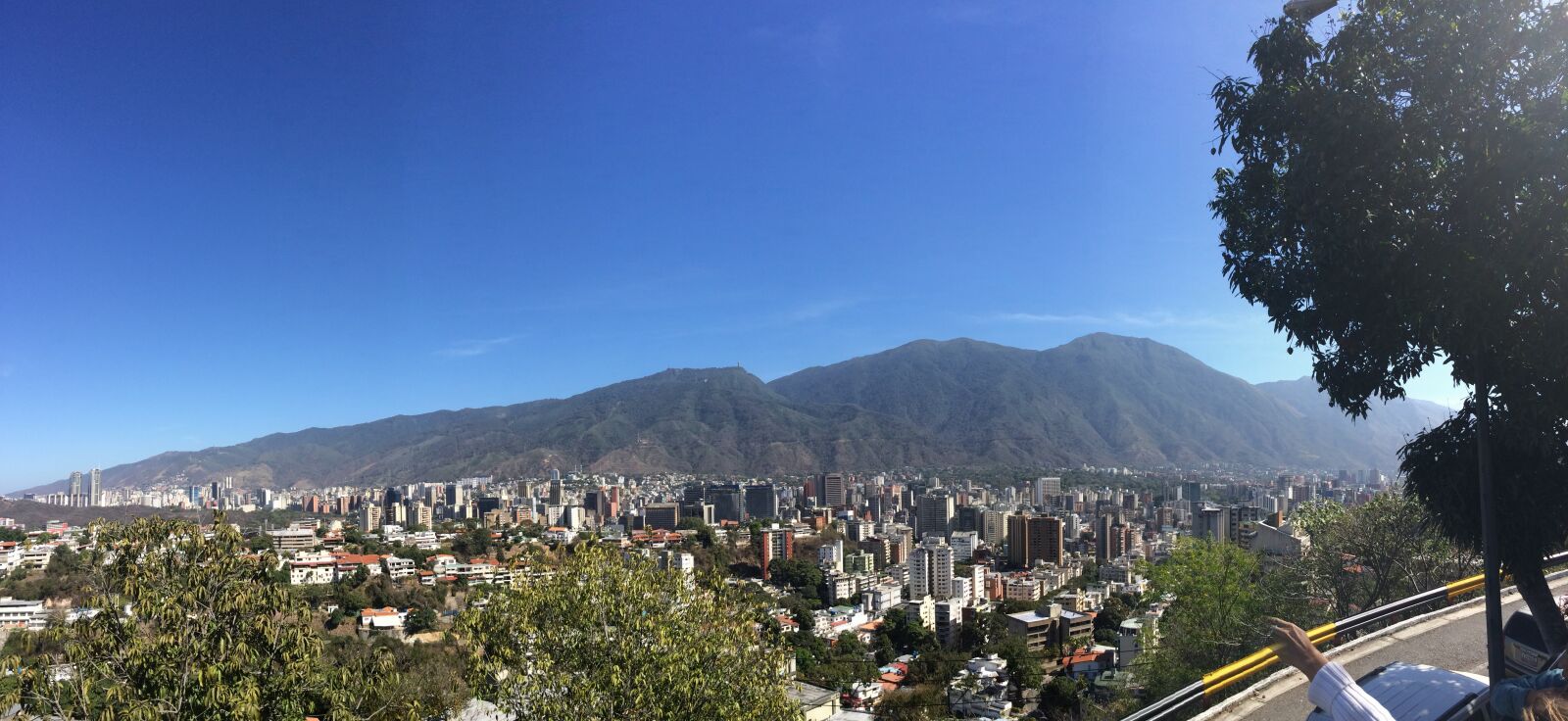 iPhone 5s back camera 4.15mm f/2.2 sample photo. Caracas, el avila, sky photography