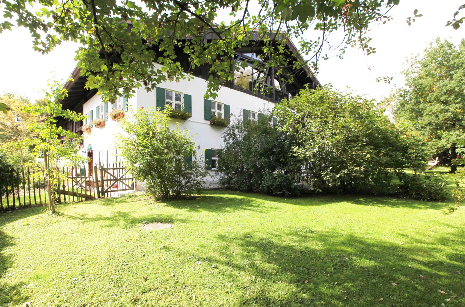 Canon EOS 5D Mark II sample photo. Stohrerhof, ammersee, monument photography