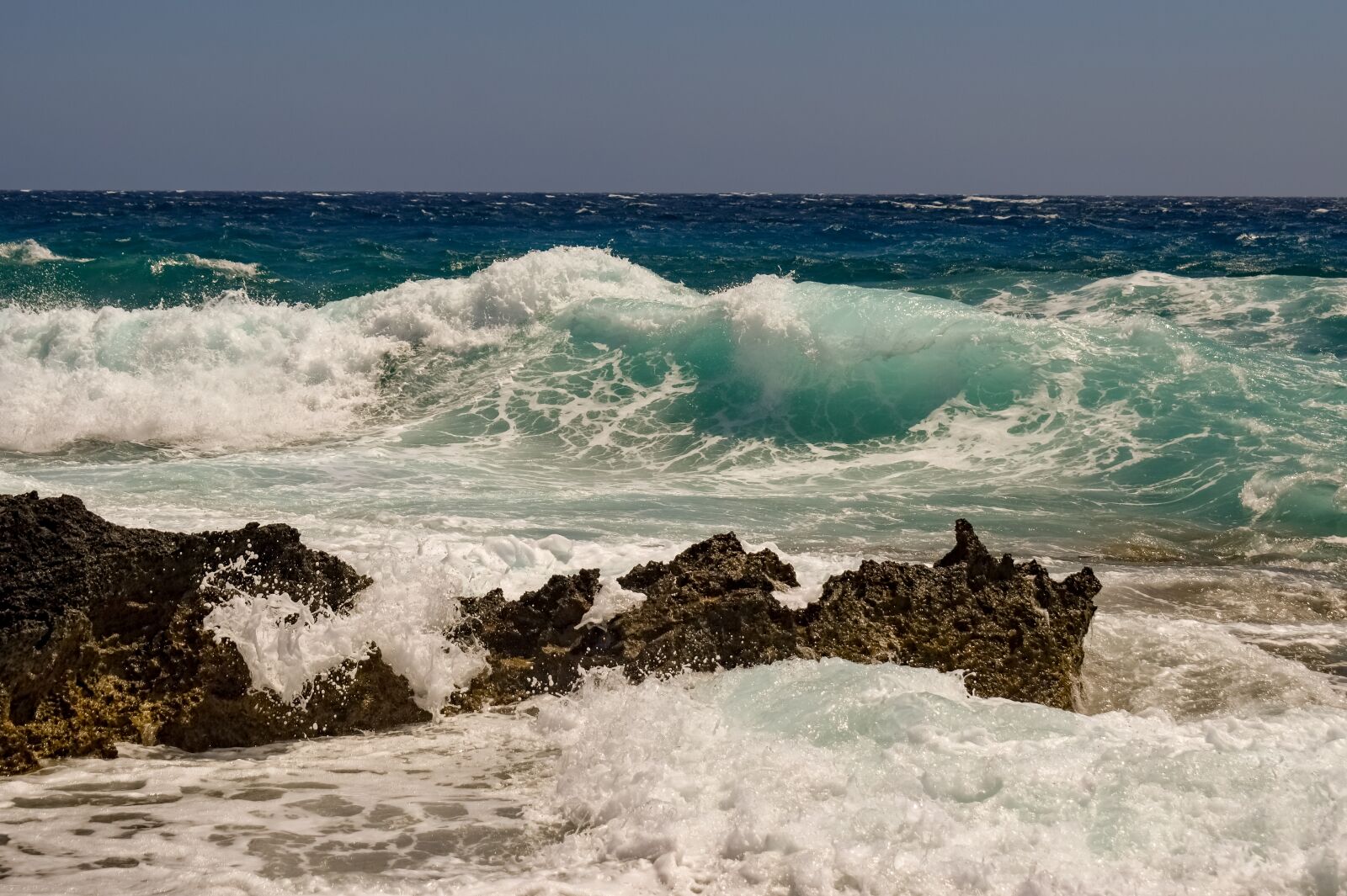 Nikon D3300 sample photo. Rocky coast, waves, smashing photography