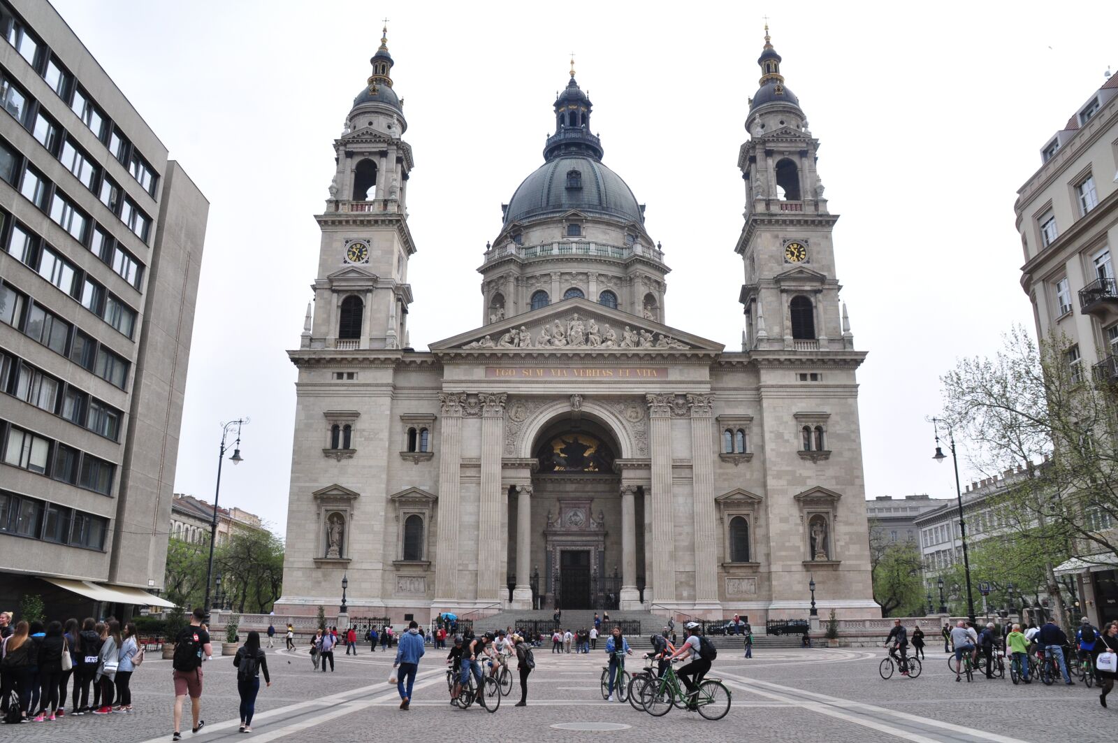 Nikon D90 sample photo. Budapest, basilica, church photography